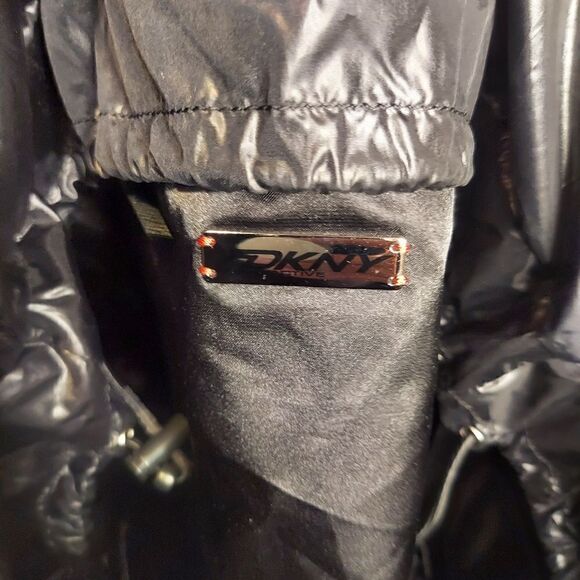 DNKY Torrie Puffer Duffle Bag - Picture 5 of 6